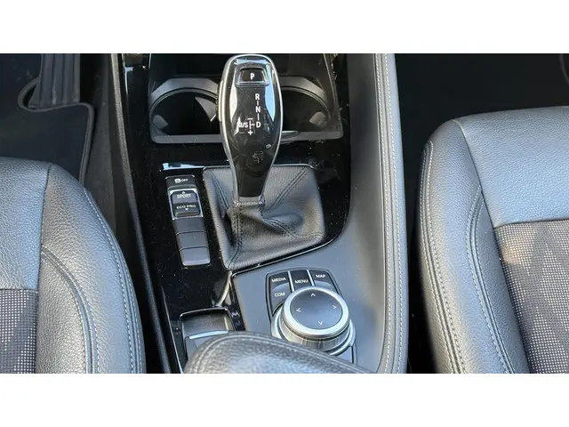 BMW X1 sDrive20i High Executive 2019 Benzine 15