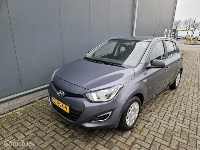 Hyundai i20 1.2i i-Drive 2014 Benzine 10
