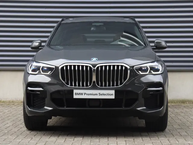 BMW X5 xDrive45e 2022 Hybride Benzine 3