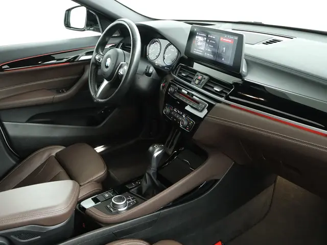 BMW X2 xDrive25e 2021 Hybride Benzine 66