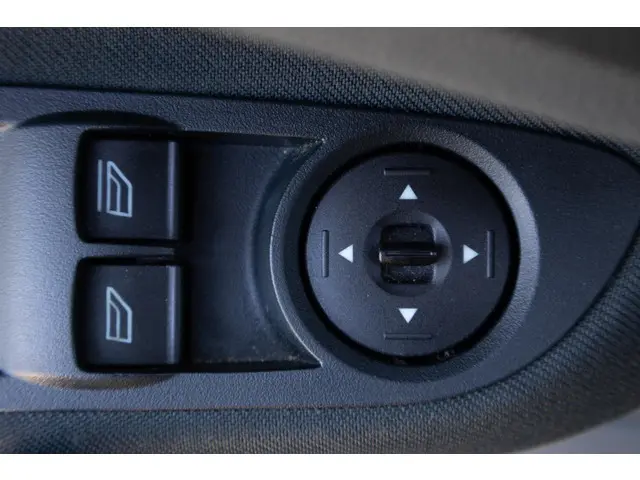 Ford C-MAX 1.0 Edition 2014 Benzine 18