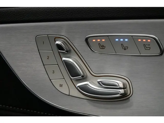 Mercedes-Benz C-Klasse Cabrio AMG 63 2018 Benzine 10
