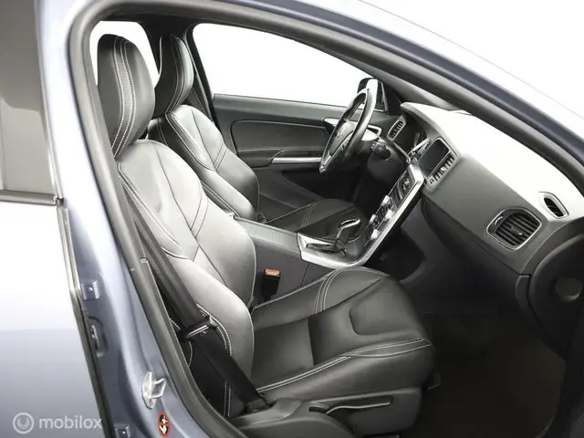 Volvo V60 1.5 T2 Polar+| Leer| Trekhaak 2018 Benzine 10