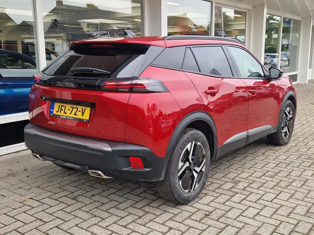 Peugeot 2008 1.2T 130pk Automaat Allure 2024 Benzine 4