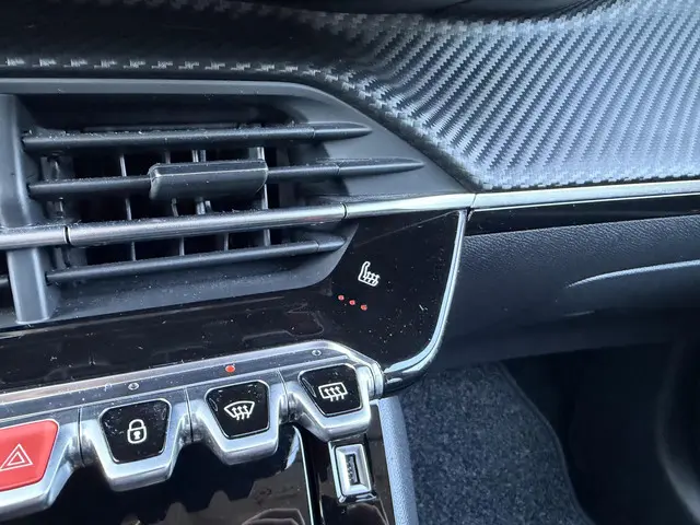 Peugeot 208 1.2 Turbo 100 PK Allure Pack 2023 Benzine 21