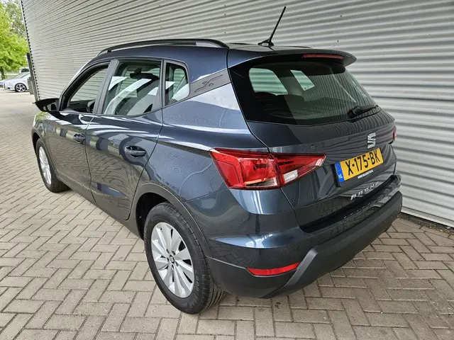 SEAT Arona 1.0 TSI Style Business Intense 2021 Benzine 4