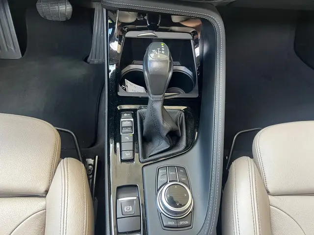 BMW X1 XDrive25i PANO,AUTOMAAT,PDC 2017 Benzine 19