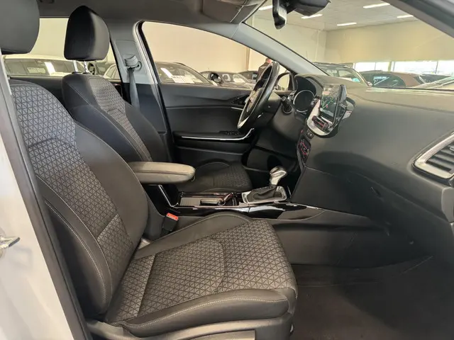 Kia Ceed 1.4 T-GDi GT-Line 2021 Benzine 17