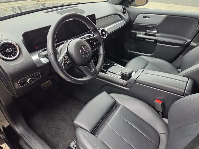 Mercedes-Benz GLB 180 Business Line 2023 Benzine 2