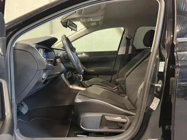 Volkswagen Polo 1.0 TSI R-Line 2022 Benzine 12