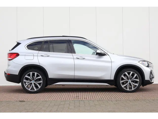 BMW X1 sDrive18i Executive Edition 2020 Benzine 5