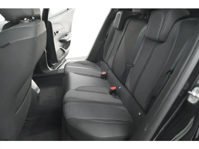 Peugeot 2008 PureTech 130 Allure Pack 2023 Benzine 28