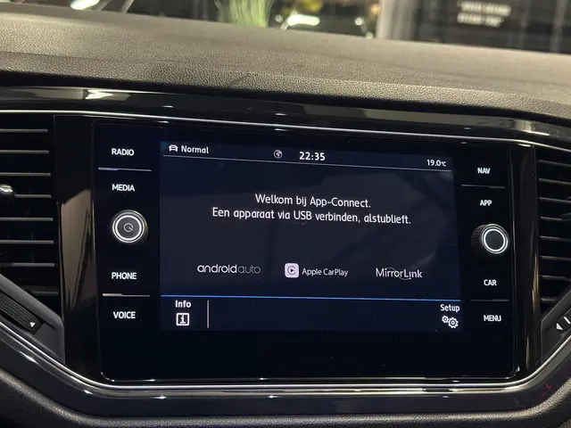 Volkswagen T-Roc 2.0 TSI 4Motion|PANO|BOMVOL 2018 Benzine 19