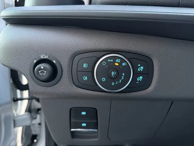 Ford Transit 350 2.0 TDCI L3H2 Limited RWD 2024 Diesel 11