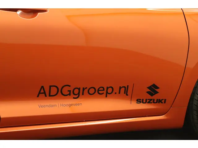 Suzuki Swift 1.2 Style Smart Hybrid 2025 Benzine 41