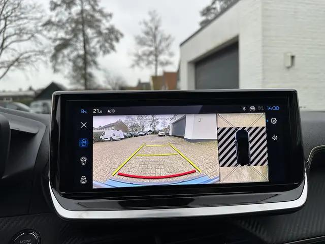 Peugeot 2008 1.2 Hybrid 145 PK GT 2025 Hybride Benzine 26