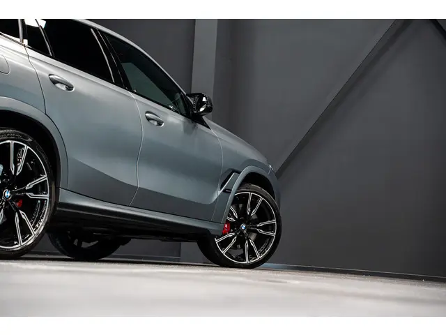 BMW X6 M60i xDrive 2023 Benzine 24