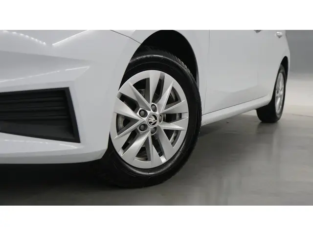 Škoda Fabia 1.0 TSI 95pk Ambition 2023 Benzine 12