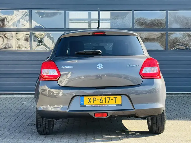 Suzuki Swift 1.2 SELECT 2019 Benzine 18