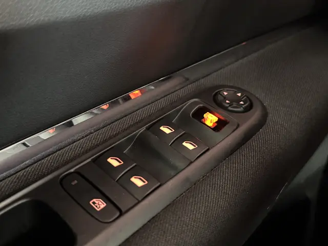 Peugeot 3008 1.2 PureTech Style 2016 Benzine 28