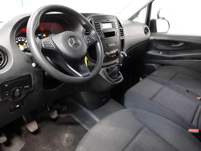 Mercedes-Benz Vito 2
