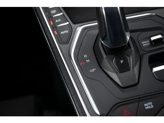 Lynk & Co 01 1.5 Plug-in Hybrid 2023 Hybride Benzine 25