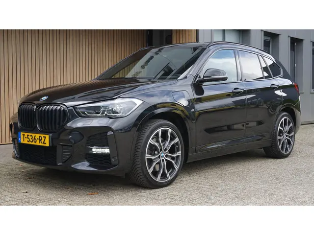 BMW X1 xDrive25e 220pk M-Sport 2021 Hybride Benzine 4