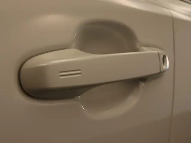 Toyota C-HR 2.0 Hybrid Bi-Tone 2020 Hybride Benzine 19