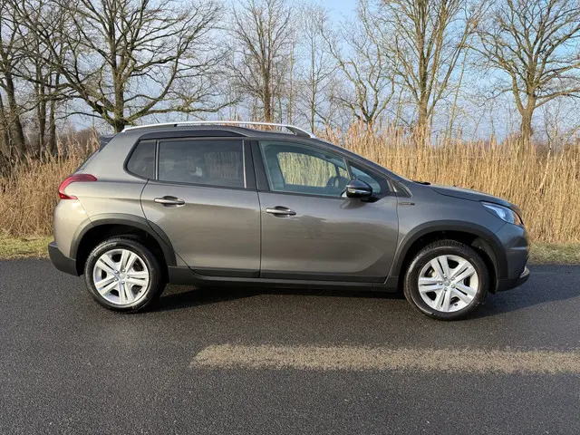 Peugeot 2008 1.2 PureTech Signature | 2019 Benzine 4