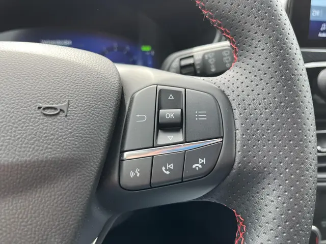 Ford Kuga 2.5 PHEV ST-Line X 2024 Hybride Benzine 27