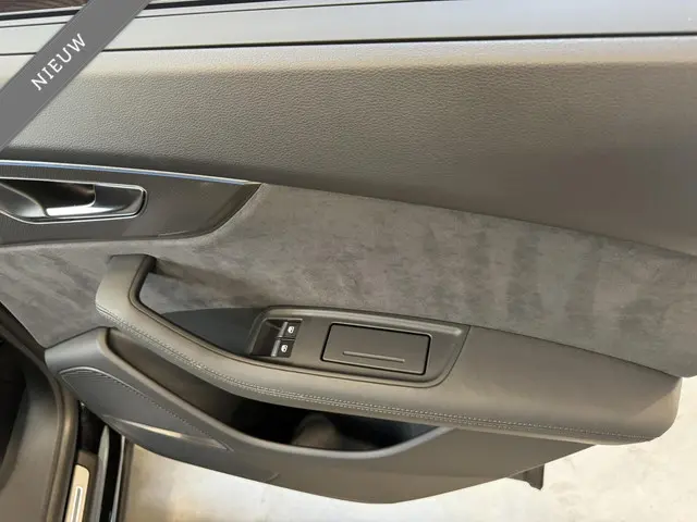 Audi RSQ8 4.0 TFSI RS Q8 quattro 2022 Benzine 41