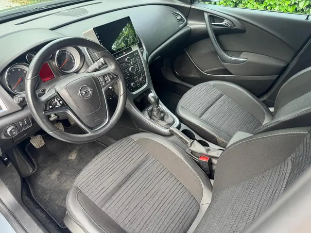 Opel Astra 1.4 Blitz 2015 Benzine 9
