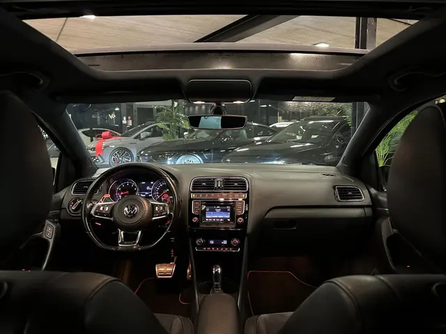 Volkswagen Polo 1.8 TSI GTI|PANO|STOELVERW 2016 Benzine 2