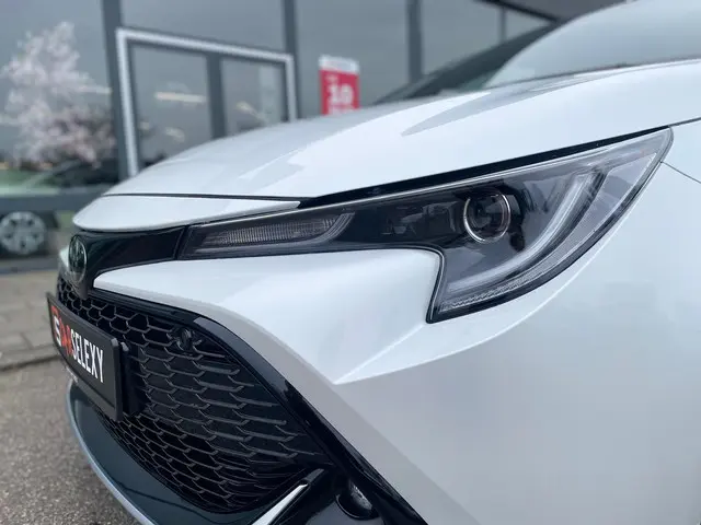 Toyota Corolla Hybrid 140 GR Sport 2022 Hybride Benzine 4