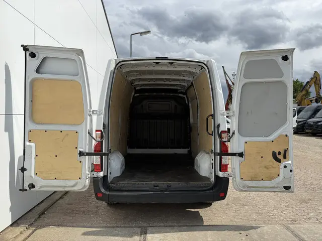 Renault Master T33 2.3 DCI 135PK 2023 Diesel 11