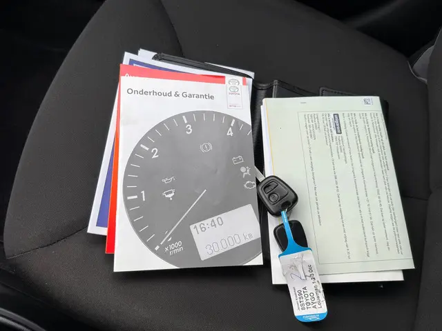 Toyota Aygo 1.0 VVT-i Now 2014 Benzine 16