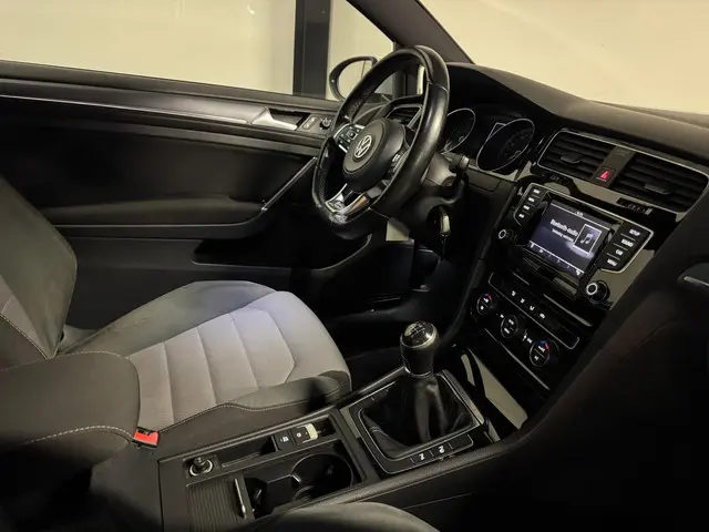 Volkswagen Golf 1.4 TSI ACT Highline R-Line' 2015 Benzine 3