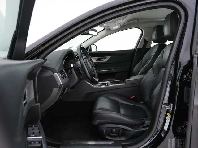 Jaguar XF 2.0 Portfolio 2017 Benzine 8