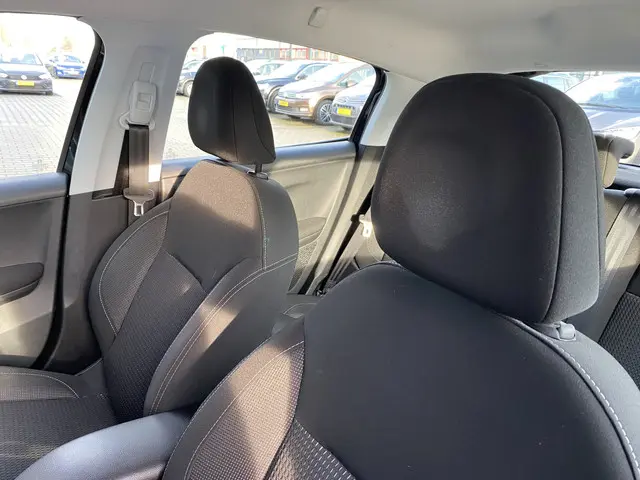 Peugeot 208 1.2 PureTech Allure 2018 Benzine 17