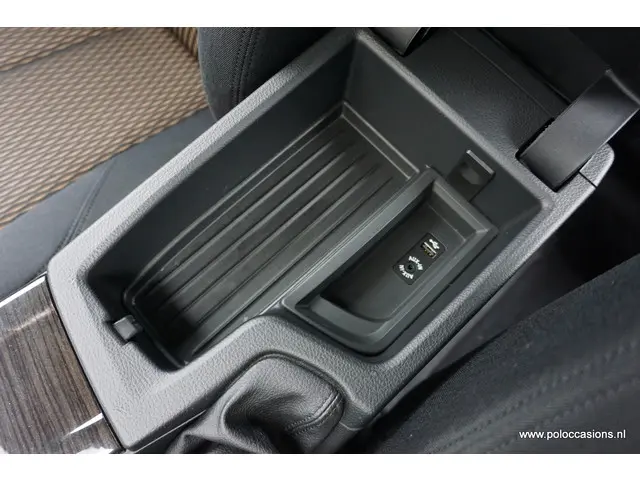 BMW 3 Serie 320i 2012 Benzine 21