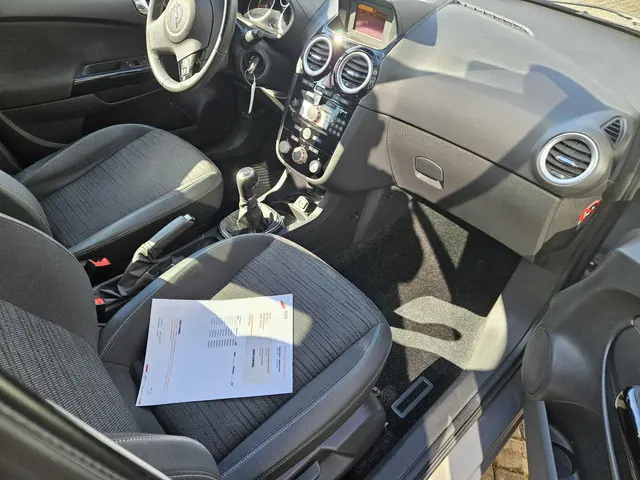 Opel Corsa 1.4-16V 2014 Benzine 14