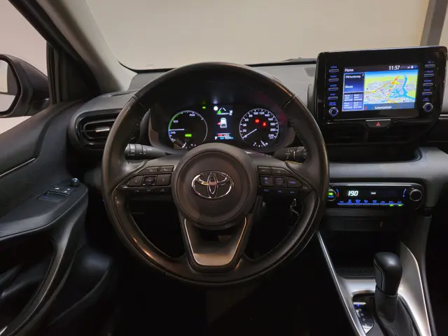 Toyota Yaris 1.5 Hybrid Active 2022 Hybride Benzine 13