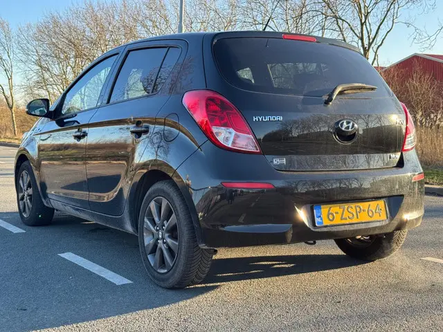 Hyundai i20 1.2i Go! / AIRCO / NAP 2015 Benzine 8