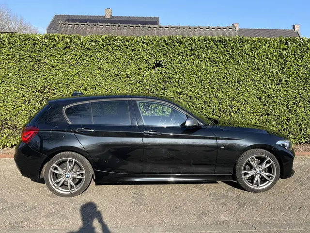 BMW 1 Serie 116i High Executive 2019 Benzine 21