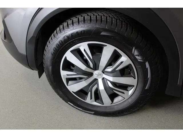 Peugeot 2008 1.5 BlueHDi Blue Lease Active 2021 Diesel 4