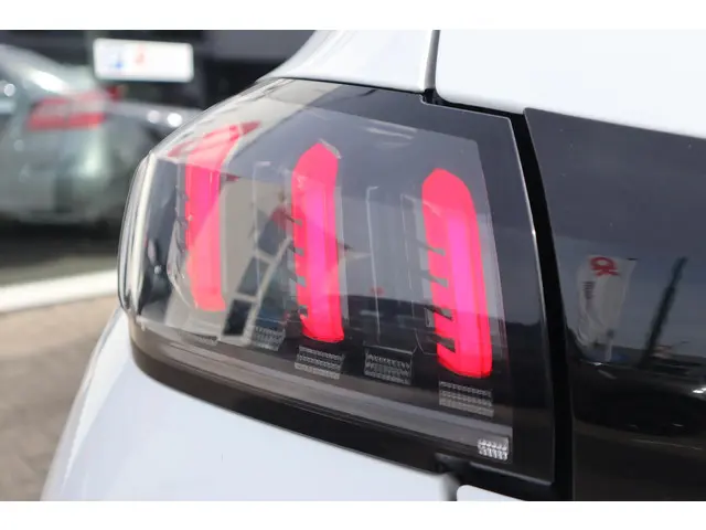 Peugeot 208 1.2 100PK BLUE LEASE ALLURE 2021 Benzine 33