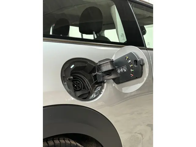 MINI Electric Mini Essential 33 kWh 2024 Elektrisch 21