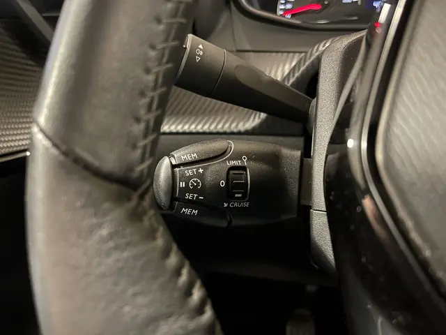 Peugeot 208 1.2 PureTech Active Pack 2021 Benzine 14