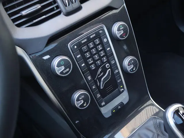 Volvo V40 Cross Country T3 Polar+ Luxury 2019 Benzine 33