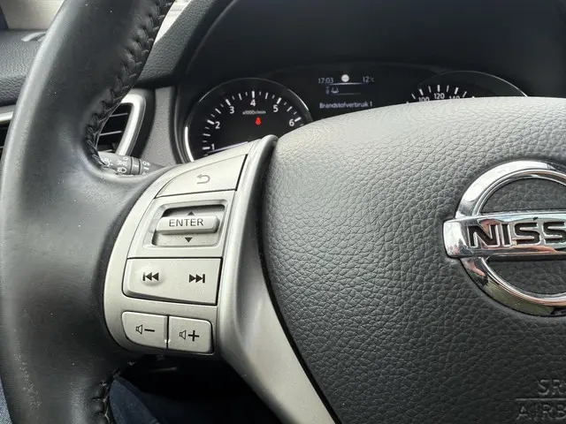 Nissan QASHQAI 1.6 163pk Connect Edition 2015 Benzine 21